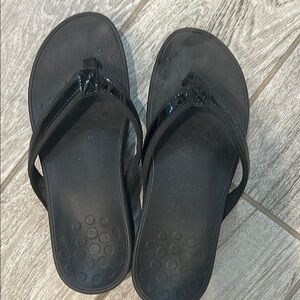 Vionic Black Flip Flop Sandals, Size 9